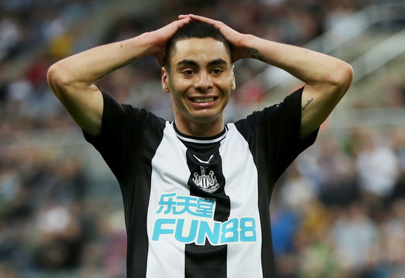 Almiron playing for NUFC looking upset