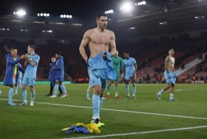 fabian-schar-playing-for-newcastle-united-in-the-premier-league-2022