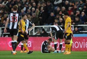 ryan-fraser-playing-for-newcastle-against-wolves-in-the-premier-league-2022