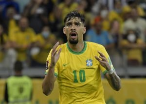 lucas-paqueta-playing-for-brazil-against-paraguay-in-a-world-cup-qualifier-2022