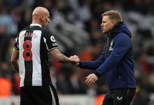 jonjo-shelvey-eddie-howe-newcastle-united-premier-league-2022