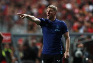 eddie-howe-managing-newcastle-united-against-benfica-preseason-2022