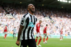 callum-wilson-celebrates-scoring-for-newcastle-united-against-nottingham-forest-in-the-premier-league-2022