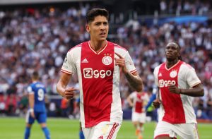 edson-alvarez-playing-for-ajax-champions-league-2022