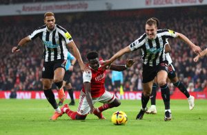 dan burn bukayo saka arsenal fc vs newcastle premier league 2022