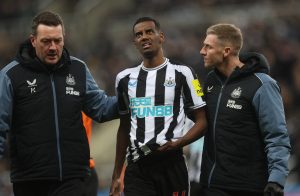 alexader isak injury latest newcastle premier league 2023